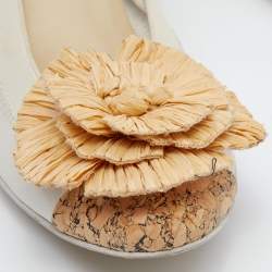Pre Owned Chanel Off White/Beige Leather and Cork Camellia Block Heel Pumps Size 38