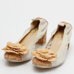 Pre Owned Chanel Off White/Beige Leather and Cork Camellia Block Heel Pumps Size 38