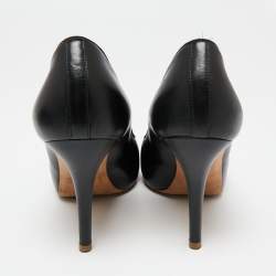 مملوكة مسبقًا Chanel Black Leather And Patent CC Cap Toe Pumps Size 39.5