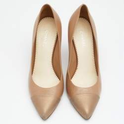 Pre Owned Chanel Beige/Gold Leather Cap Toe CC Pumps Size 40.5