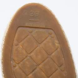 مملوكة مسبقًا Chanel Red/Beige Suede Pearls Embellished CC Espadrille Flats Size 39