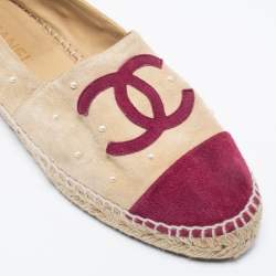 مملوكة مسبقًا Chanel Red/Beige Suede Pearls Embellished CC Espadrille Flats Size 39