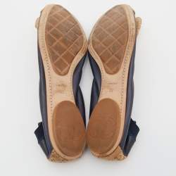 Pre Owned Chanel Blue/Beige Leather And Raffia Camellia Ballet Flats Size 39
