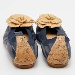 Pre Owned Chanel Blue/Beige Leather And Raffia Camellia Ballet Flats Size 39