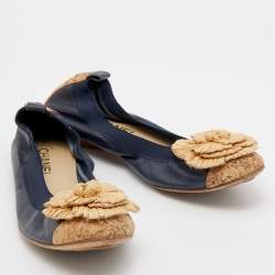 Pre Owned Chanel Blue/Beige Leather And Raffia Camellia Ballet Flats Size 39
