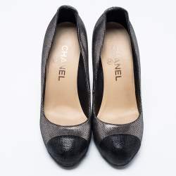 Pre Owned Chanel Light Silver/Black Textured Suede CC Round Toe Pumps Size 38