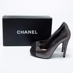 Pre Owned Chanel Light Silver/Black Textured Suede CC Round Toe Pumps Size 38