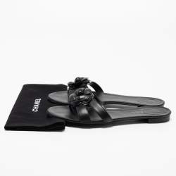 مملوكة مسبقًا Chanel Black Leather Camellia Flat Slides Size 41