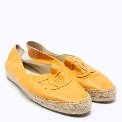 Pre Owned Chanel Mustard Leather CC Espadrille Flats Size 39