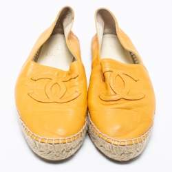 Pre Owned Chanel Mustard Leather CC Espadrille Flats Size 39