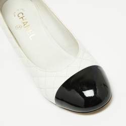 Pre Owned Chanel White/Black Quilted Leather and Patent Cap-Toe CC Pumps Size 40