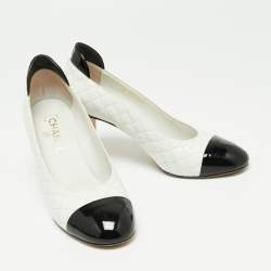 Pre Owned Chanel White/Black Quilted Leather and Patent Cap-Toe CC Pumps Size 40