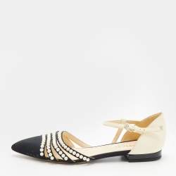 Pre Owned Chanel Cream/Black Leather and Fabric Faux Pearl Paris Rome Flat Sandals Size 37.5