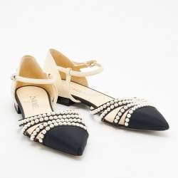 Pre Owned Chanel Cream/Black Leather and Fabric Faux Pearl Paris Rome Flat Sandals Size 37.5