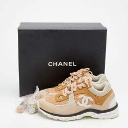 Pre Owned حذاء رياضي شانيل سويدي وتويد متعدد الألوان عنق منخفض شعار سي سي مقاس 38