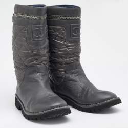 مملوكة مسبقًا Chanel Grey Quilted Nylon And Leather Motorcycle Mid Calf Boots Sie 39