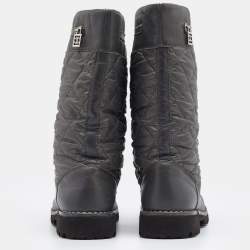 مملوكة مسبقًا Chanel Grey Quilted Nylon And Leather Motorcycle Mid Calf Boots Sie 39