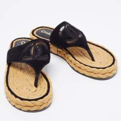 مملوكة مسبقًا Chanel Black Tweed and Mesh CC Thong Flats Size 39