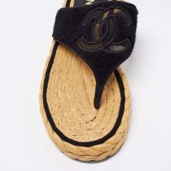 مملوكة مسبقًا Chanel Black Tweed and Mesh CC Thong Flats Size 39