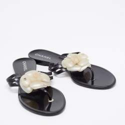 Pre Owned صندل إصبع شانيل كاميليا مطاط أسود مقاس 40