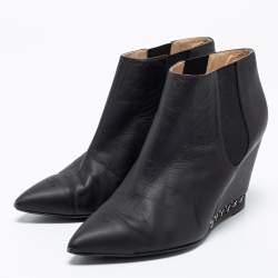 مملوكة مسبقًا حذاء بوت للكاحل شانيل جلد أسود مزين سلسلة كعب روكي مقاس 39