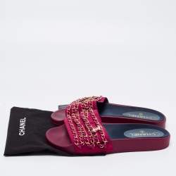Pre Owned Chanel Burgundy Satin CC Logo Chain Detail Tropiconic Slides Size 39