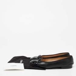 Pre Owned Chanel Black Leather and Patent CC Cap-Toe Bow Ballet Flats Size 38