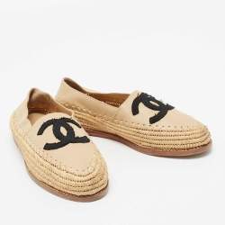 Pre Owned Chanel Cream Leather CC Raffia Flat Espadrilles Size 37.5