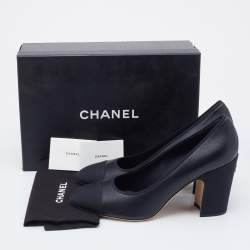 مملوكة مسبقًا Chanel Black Leather and Grosgrain Cap Toe Block Heel Pumps Size 42