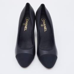 مملوكة مسبقًا Chanel Black Leather and Grosgrain Cap Toe Block Heel Pumps Size 42