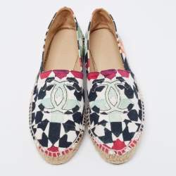 مملوكة مسبقًا Chanel Multicolor Print Canvas CC Cap Toe Espadrille Flats Size 39
