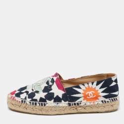 مملوكة مسبقًا Chanel Multicolor Print Canvas CC Cap Toe Espadrille Flats Size 39