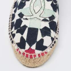 مملوكة مسبقًا Chanel Multicolor Print Canvas CC Cap Toe Espadrille Flats Size 39