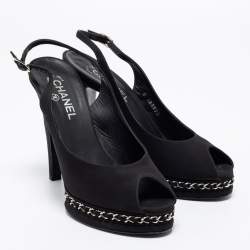 مملوكة مسبقًا Chanel Black Fabric CC Chain Detail Peep Toe Platform Slingback Sandals Size 41