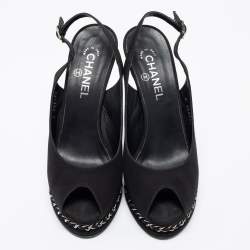 مملوكة مسبقًا Chanel Black Fabric CC Chain Detail Peep Toe Platform Slingback Sandals Size 41
