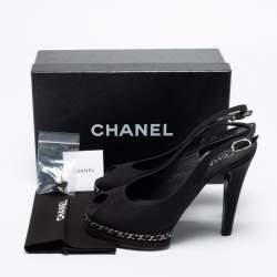 مملوكة مسبقًا Chanel Black Fabric CC Chain Detail Peep Toe Platform Slingback Sandals Size 41