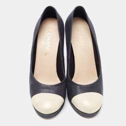 Pre Owned حذاء كعب عالي شانيل جلد لامع ذهبي/أزرق كحلي مقدمة ذهبية نعل سميك مقاس 39