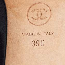 Pre Owned حذاء كعب عالي شانيل جلد لامع ذهبي/أزرق كحلي مقدمة ذهبية نعل سميك مقاس 39