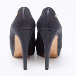 Pre Owned حذاء كعب عالي شانيل جلد لامع ذهبي/أزرق كحلي مقدمة ذهبية نعل سميك مقاس 39