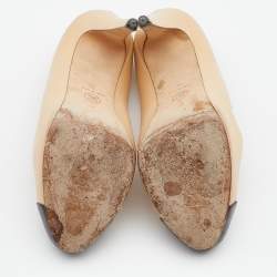 Pre Owned Chanel Beige/Black Leather CC Cap Toe Pumps Size 39