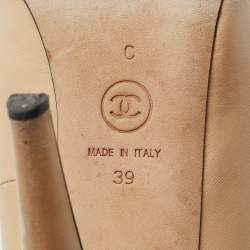 Pre Owned Chanel Beige/Black Leather CC Cap Toe Pumps Size 39