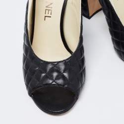 Pre Owned صندل شانيل سي سي جلد مبطن أسود كعب مربع سميك مقاس 37