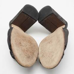 مملوكة مسبقًا صندل شانيل جلد أسود سي سي مقاس 38