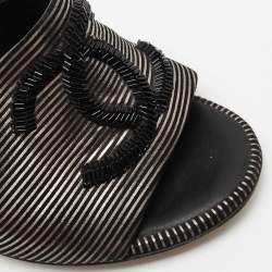 مملوكة مسبقًا صندل شانيل جلد أسود سي سي مقاس 38