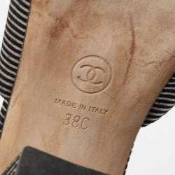 مملوكة مسبقًا صندل شانيل جلد أسود سي سي مقاس 38