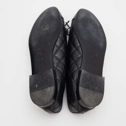 مملوكة مسبقًا Chanel Black Quilted Leather CC Cap Toe Bow Ballet Flats Size 36.5