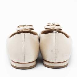 Pre Owned Chanel Ivory Satin Bow Embellished Ballet Flats Size 38.5