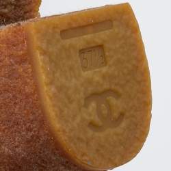 Pre Owned حذاء بوت فوق الركبة شانيل سي سي جلد بني داكن مقاس 37.5