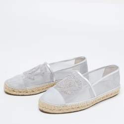 Pre Owned Chanel Metallic Silver Mesh and Fabric CC Cap Toe Espadrilles Flats Size 39