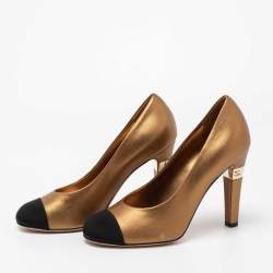 Pre Owned Chanel Metallic Gold/Black Leather And Fabric Cap Toe Pumps Size 37.5